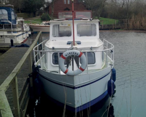 Nirvana Cruising on Lough Derg